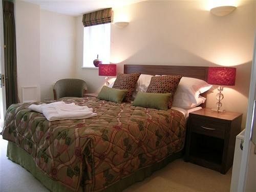 ニューベリー Ye Olde Red Lion Bed & Breakfast エクステリア 写真